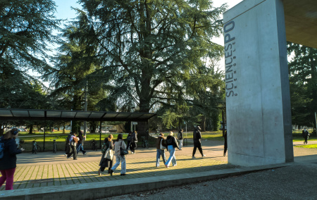 Vue entrée principale, journée d'hiver.jpg