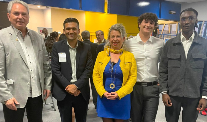 5 Avec Mariano WhatsApp Image 2026-04-25 at 14.45.26 (1).jpeg